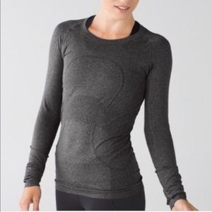 Lululemon swiftly tech long sleeve size 6